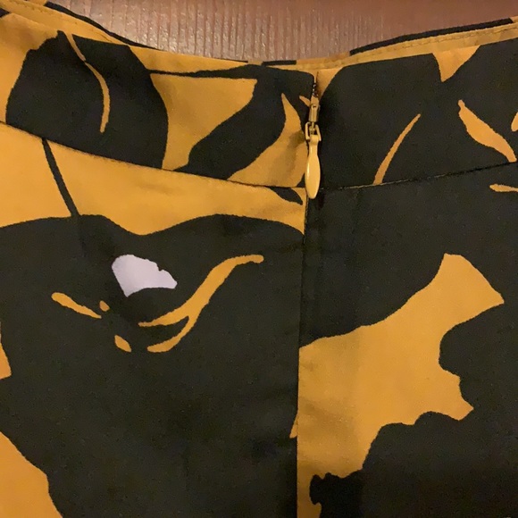 The Limited - Black and gold skirt - Picture 3 of 4